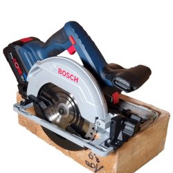 deuxieme photo d'une scie circulaire sans fil